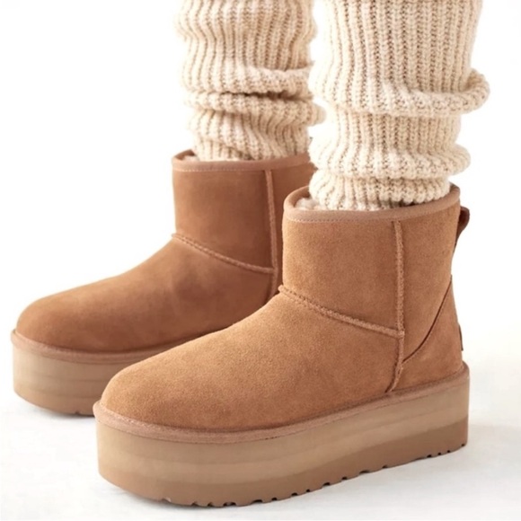 UGG Shoes - UGG Classic Mini Platform Chestnut Brown Boot Size 9